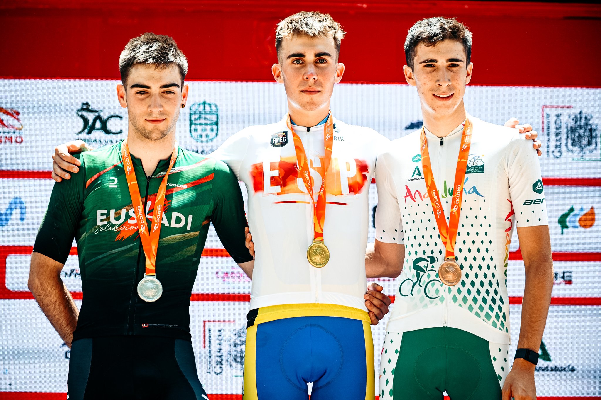 Once años formando al futuro del ciclismo
